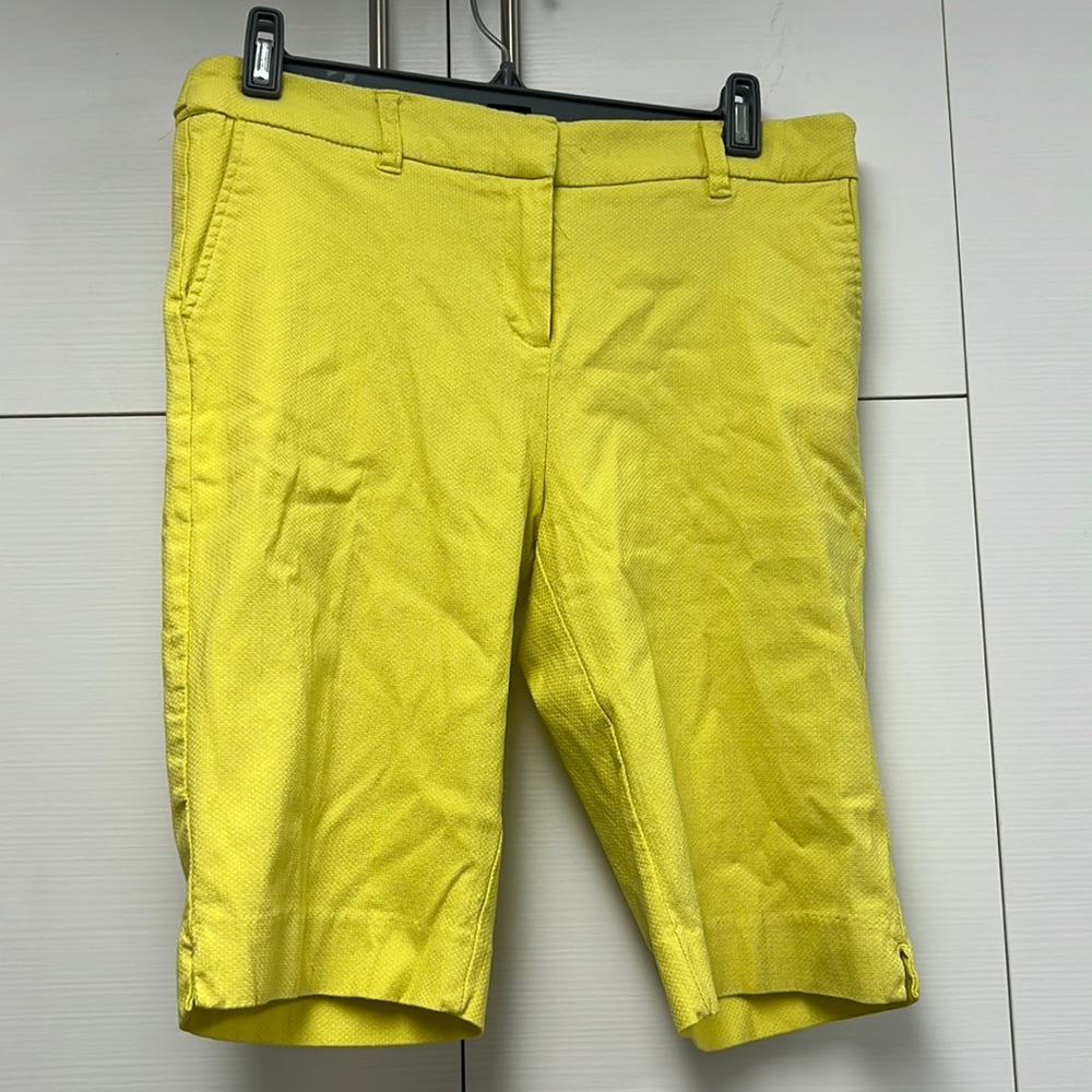 Bermudas - Picture 1 of 1